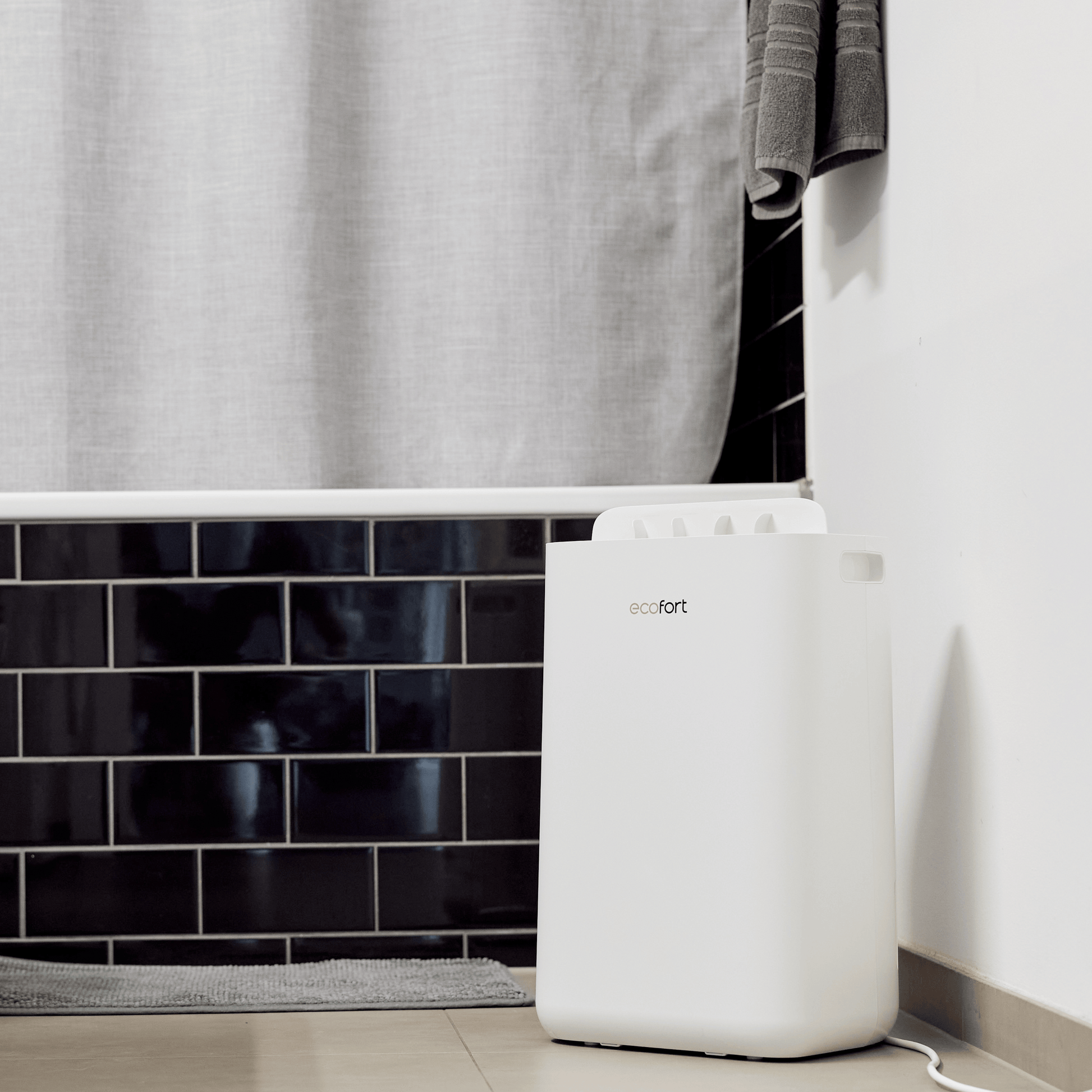 Der ecoQ DryAir 13L sorgt für ein gesundes Raumklima. Mit HEPA-Filter, Timer, Hygrostat und flüsterleisem Betrieb – effizient und kompakt.