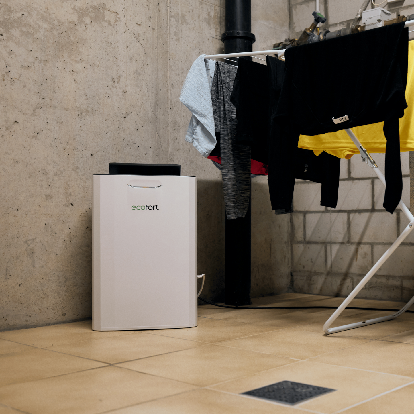 ecoQ DryAir 9L steady Luftentfeuchter mit Hygrostat, 5 Betriebsstufen und 8.6 l/24h Entfeuchtungsleistung.