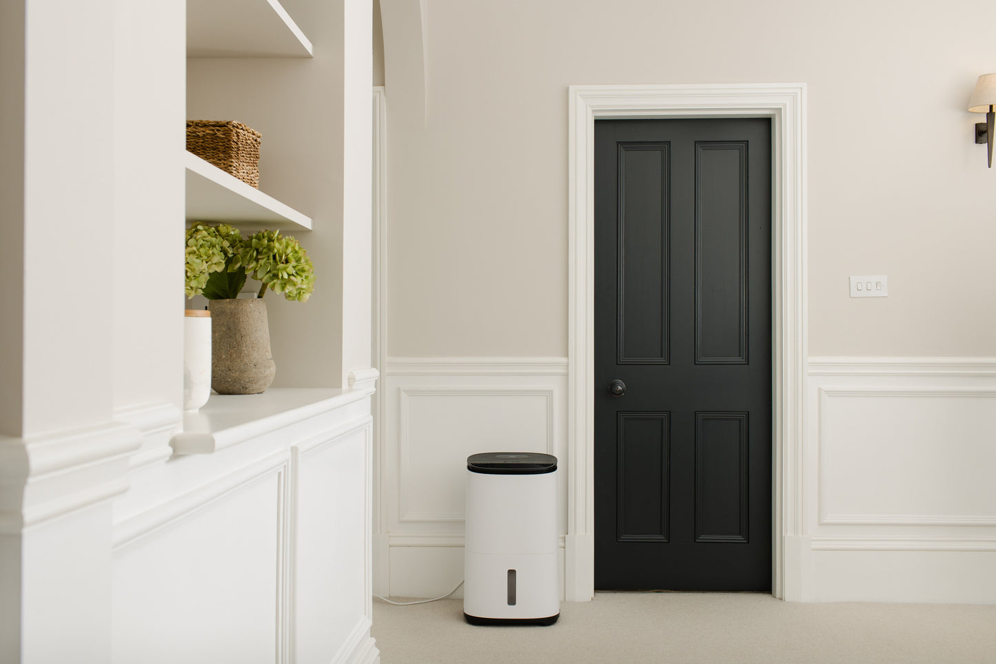 Meaco Arete One 20L Luftentfeuchter in modernem Design mit HEPA-Filter und einfacher Bedienung.