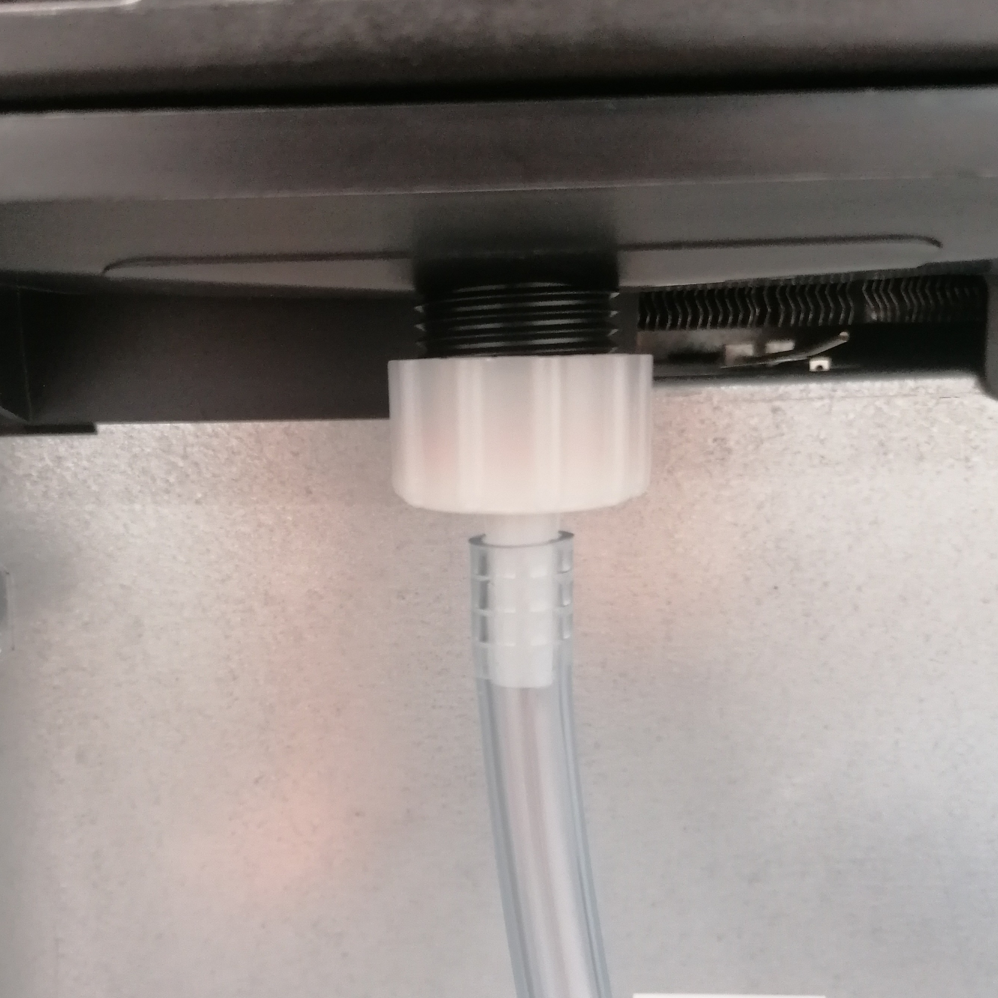 Oasis Schlauchanschluss für Oasis Luftentfeuchter, kompatibel mit Zubehör zum Trocknen.