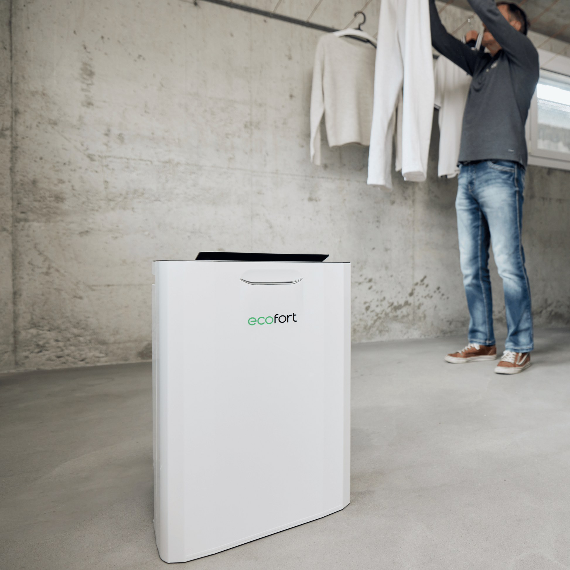 ecoQ DryAir 9L steady Luftentfeuchter mit Hygrostat, 5 Betriebsstufen und 48 dB Geräuschpegel.