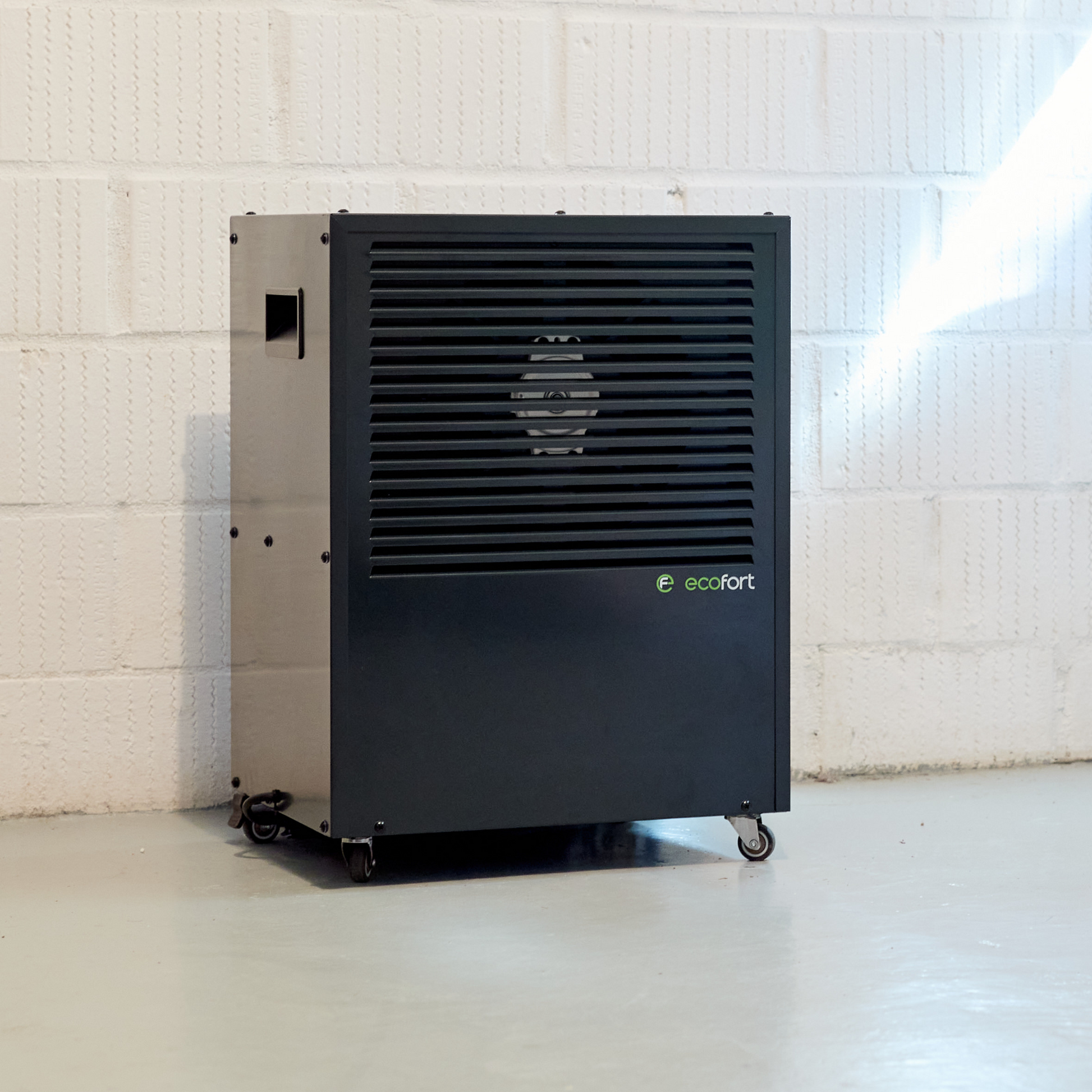 ecodry CaveMaster in Granitgrau, leistungsstarker Luftentfeuchter mit 10.2 l/24h Entfeuchtungsleistung.