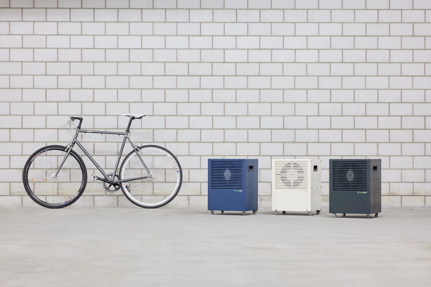 ecodry CaveMaster in Granite Grey, leistungsstarker Luftentfeuchter mit 6 l Behälter, max. 25 l/24h Entfeuchtungsleistung.