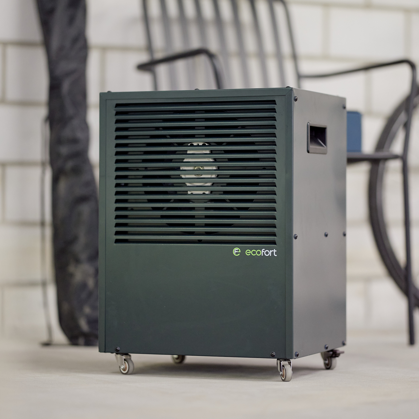 ecodry CaveMaster in Granitgrau, Luftentfeuchter mit 6 l Behältervolumen und zwei Betriebsstufen.