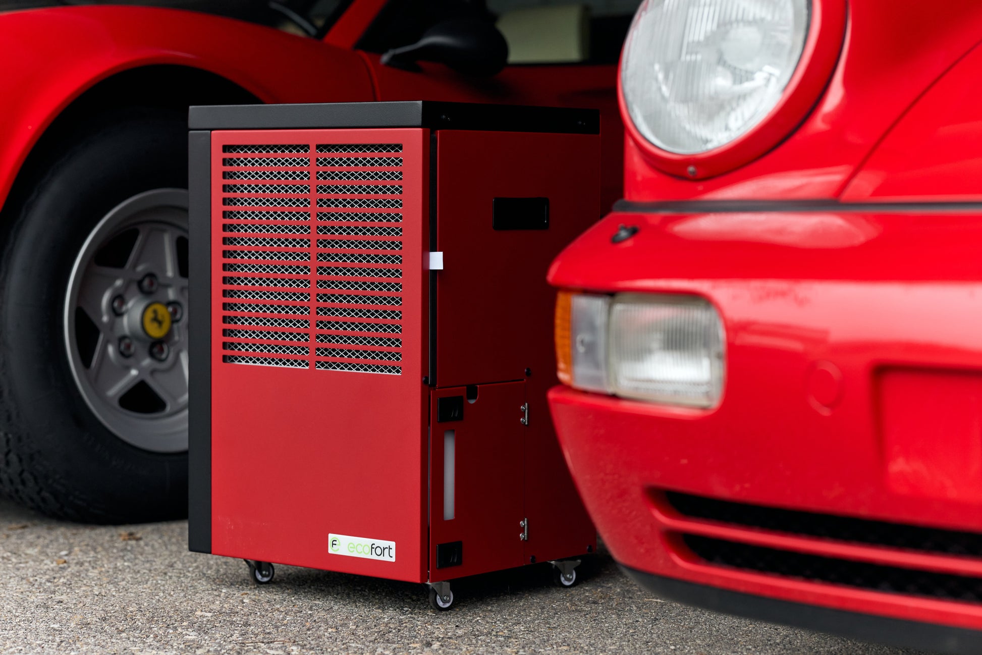 ecodry Neptun in Ruby Red: mobiler Luftentfeuchter mit Hygrostat-Steuerung, für bis zu 20 m² Raumgrösse.