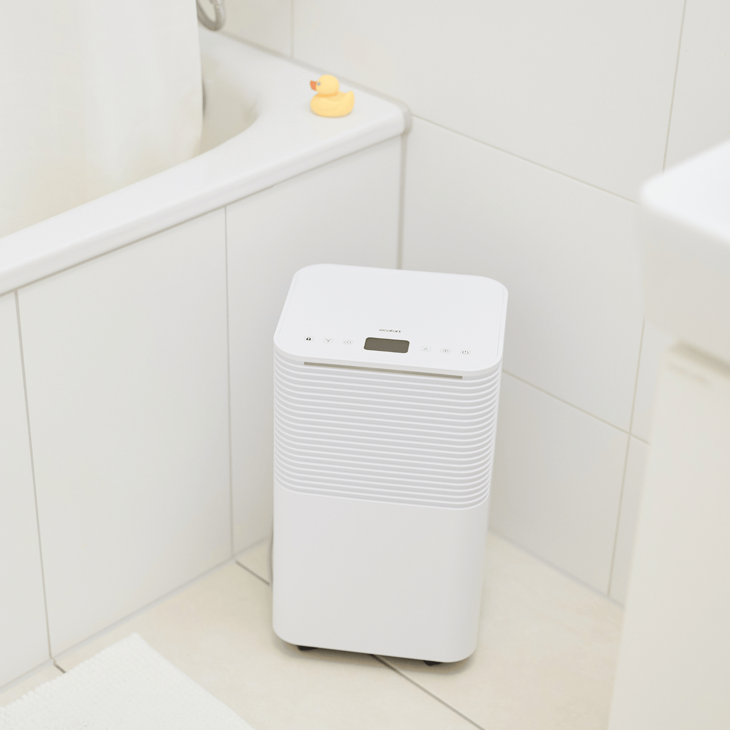 Der ecoQ DryAir 12L Essential schützt vor Schimmel und zu hoher Luftfeuchtigkeit. Kompakt, leise und ideal für Schlafzimmer oder Keller.
