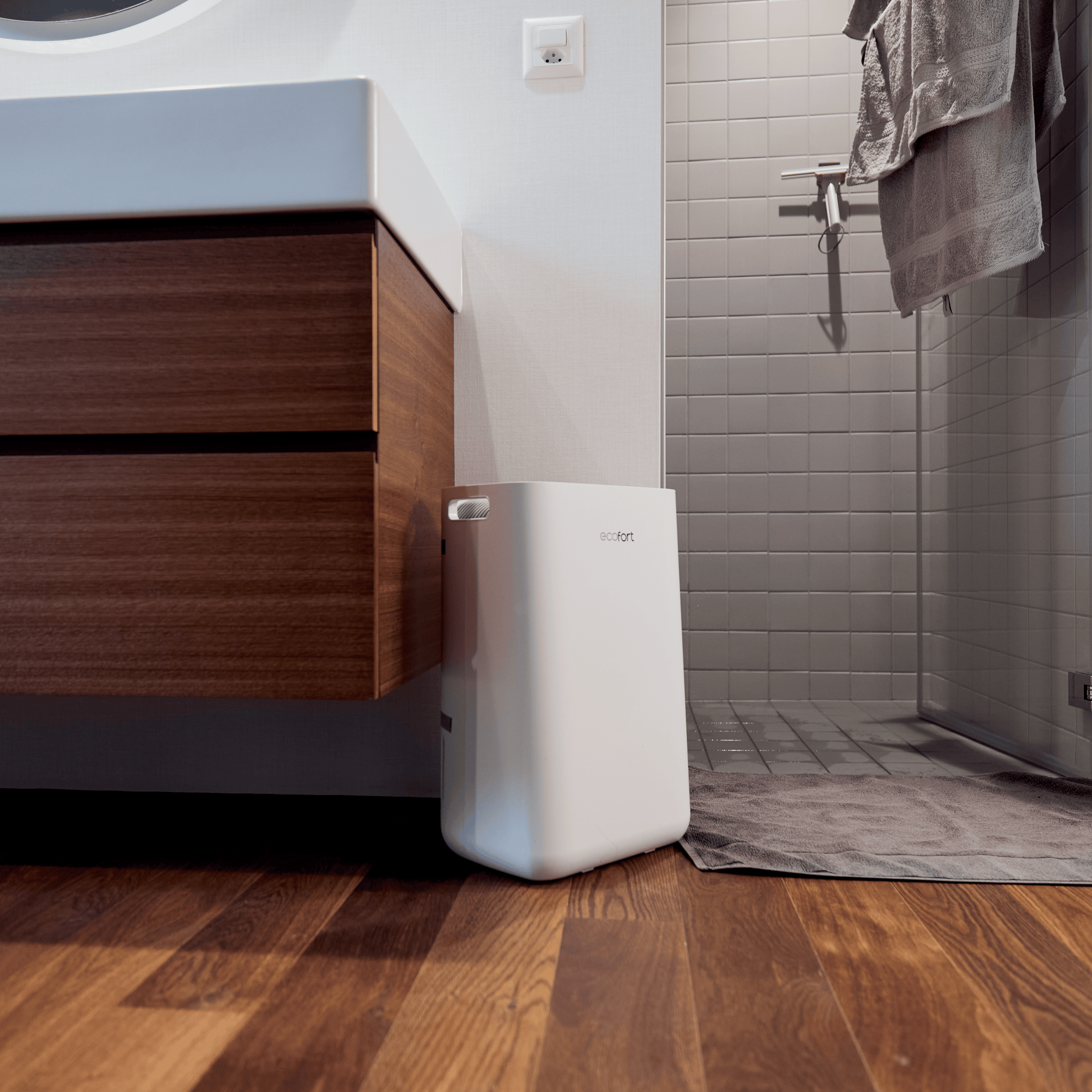 Der ecoQ DryAir 13L Energy Saver sorgt für gesundes Raumklima – ultraleise, stromsparend und perfekt für kleine bis mittlere Räume.