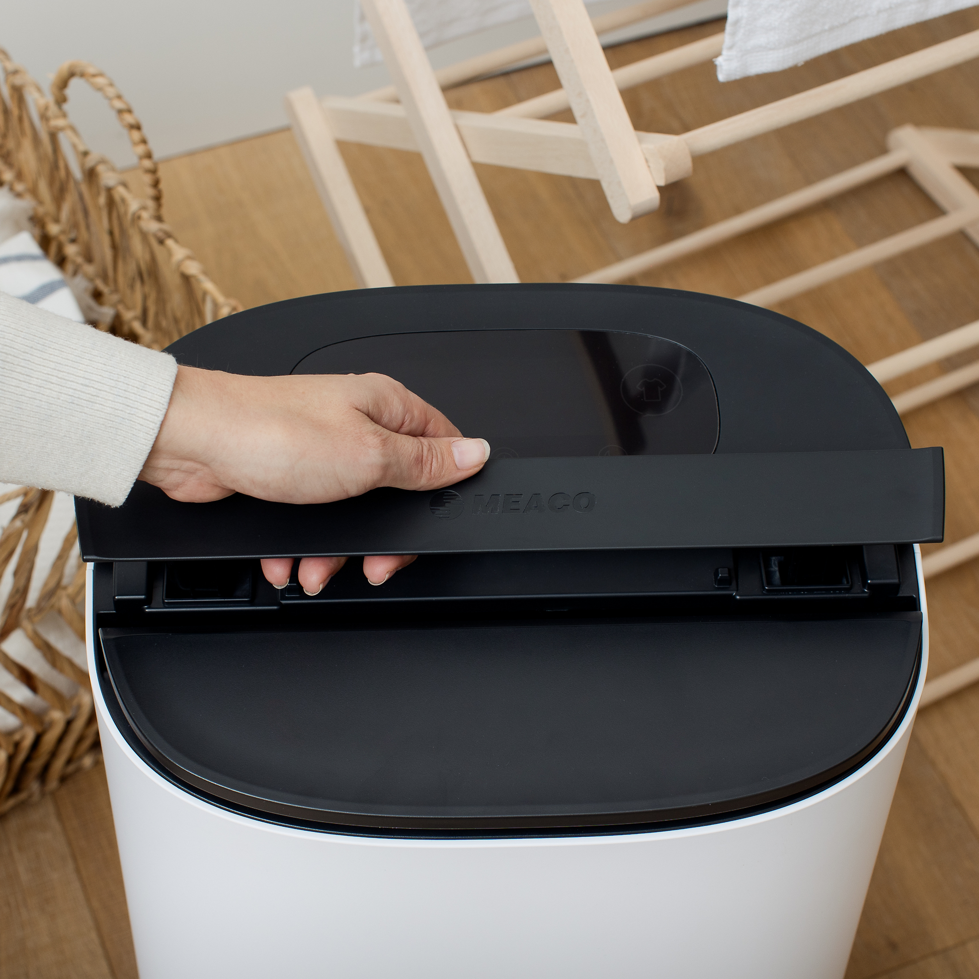 Meaco Arete® Two 20L: Die 2-in-1 Lösung gegen Feuchtigkeit und schlechte Luft – mit intelligenter Steuerung und Nachtmodus.