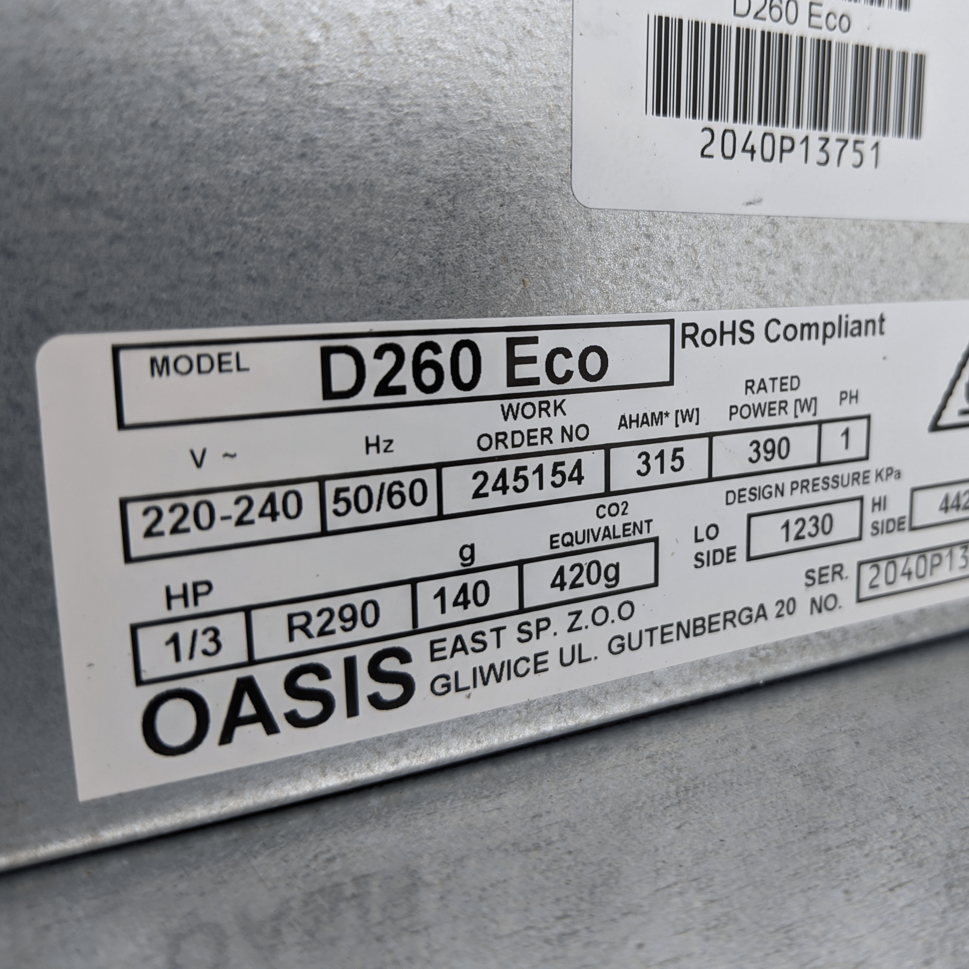 Oasis D260 eco Luftentfeuchter mit abnehmbarem Luftfilter und praktischen Lenkrollen.