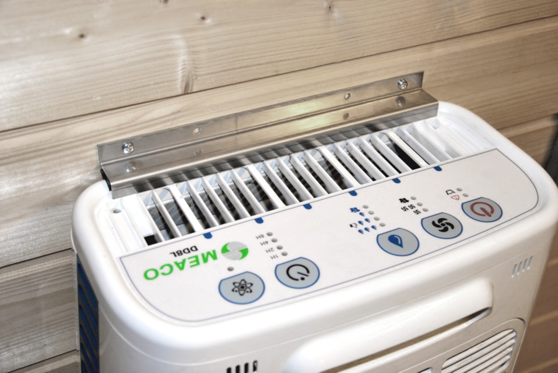 Stabile Wandhalterung aus Aluminium für leisen Meaco DD8L Adsorptionsentfeuchter.